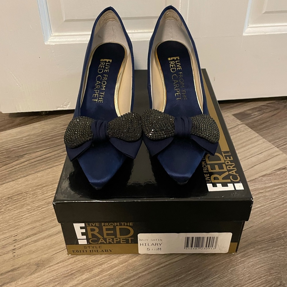 Adorable satin shoes. can be worn casually w jeans